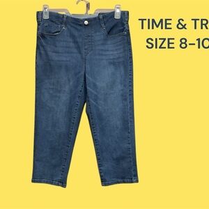 TIME & TRU PULL ON CAPRI JEANS SIZE 8-10 WORN ONCE